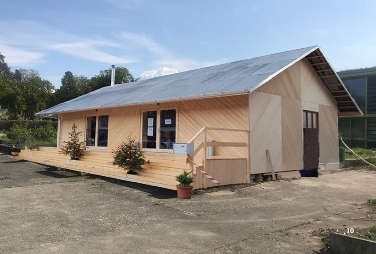 montage maison paille.jpg